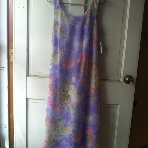 Two-Piece Floral Dress - Picture 2 of 9